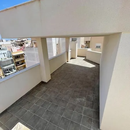 Lejlighed With A Rooftop Pool Torrevieja